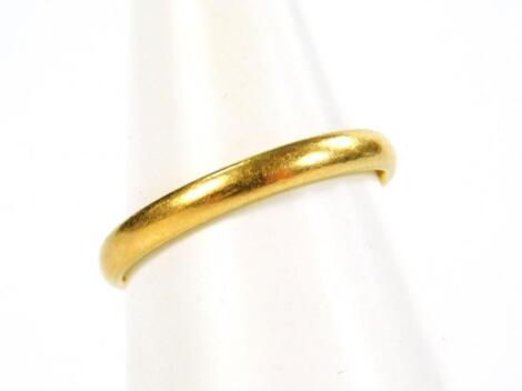 A 22ct gold wedding band