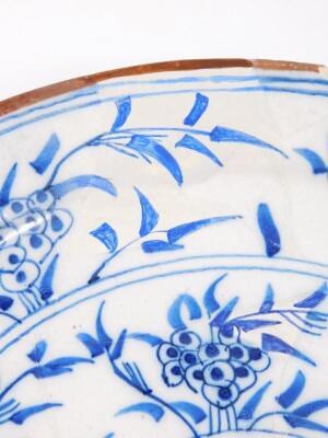 An 18thC English Delft blue and white plate - 3