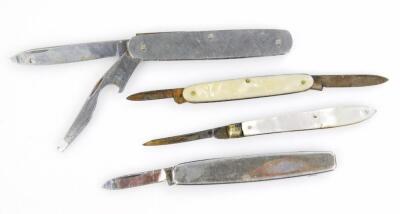 Various knives to include a folding example - 3