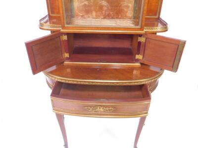 A Louis XVI style mahogany and Vernis Martin vitrine - 4