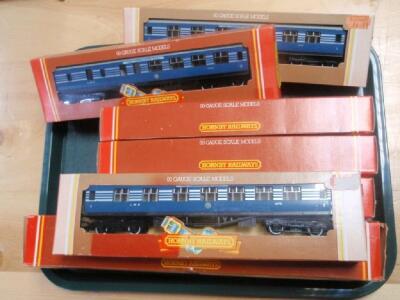 Hornby 00 gauge 'Coronation' Class Locomotive and six Coronation Scott coaches (all boxed)