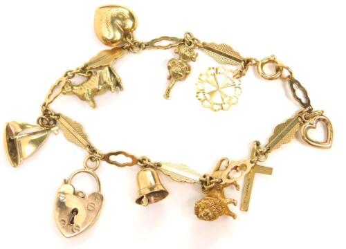 A 9ct gold bracelet