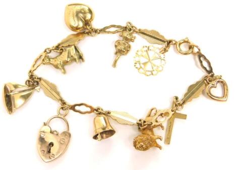 A 9ct gold bracelet