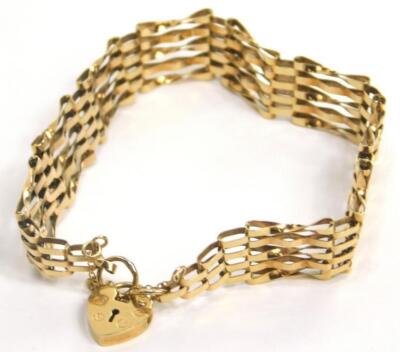 A 9ct gold gate bracelet