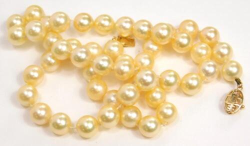 A cultured pearl necklace