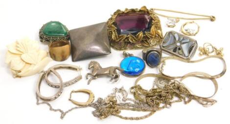 Various jewellery