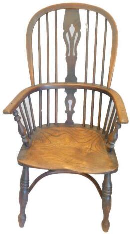 A 19thC ash and elm Windsor chair