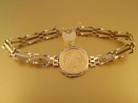 A 9ct gold narrow gate bracelet with small padlock clasp