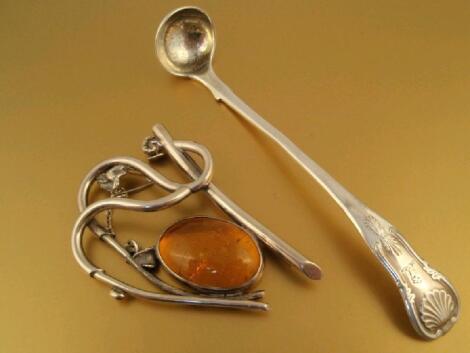 A silver salt spoon, fiddle and shell pattern, Edinburgh 1843, together