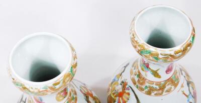 A pair of 19thC Chinese Qing period bottle vases - 5