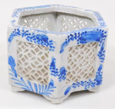 An early 19thC Chinese Qing period blue and white vase - 6