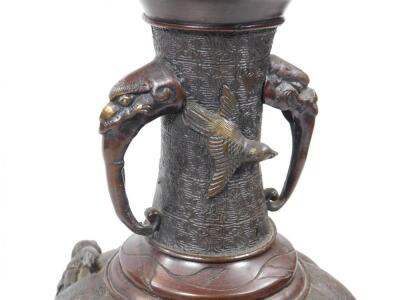 A Japanese Meiji period bronze vase - 9