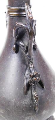 A Japanese Meji period bronze vase - 7