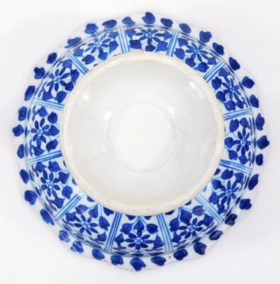 A 18thC Chinese blue and white stem dish - 4