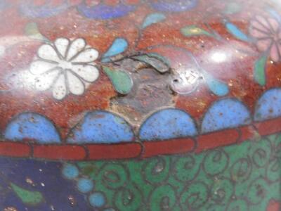 A pair of late Japanese Meiji period cloisonne vases - 3