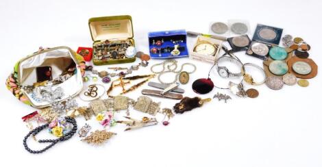 Various jewellery etc.