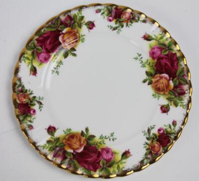 A comprehensive Royal Albert Old Country Roses pattern part tea service - 2