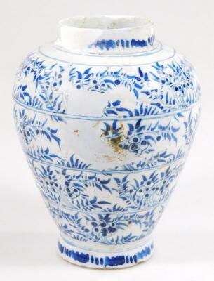 An 18thC Delft blue and white vase - 2