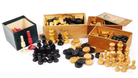 An early 20thC bone chess set