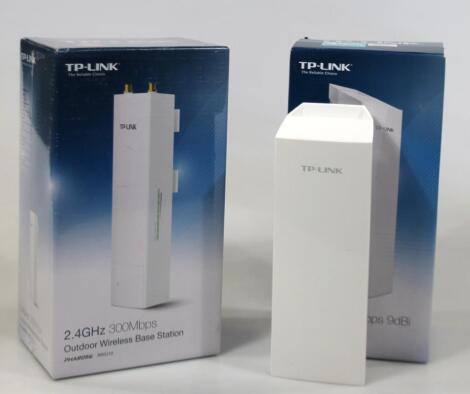 A TP-Link 2.4 GHZ PHARDS wireless network (boxed)