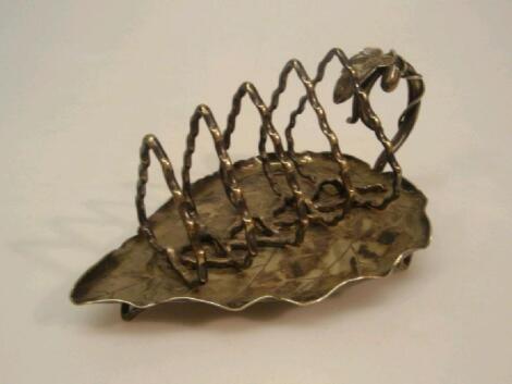 A Hukin & Heath electroplate toast rack in the form of a leaf