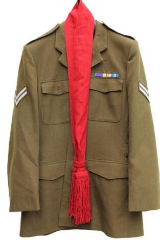 A men's No. 2 dress army jacket size 182/108/92