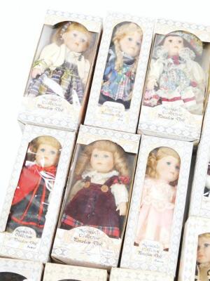 Various boxed Leonardo Collection dolls - 4