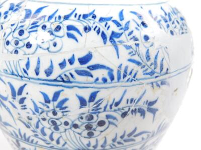 An 18thC Delft blue and white vase - 8