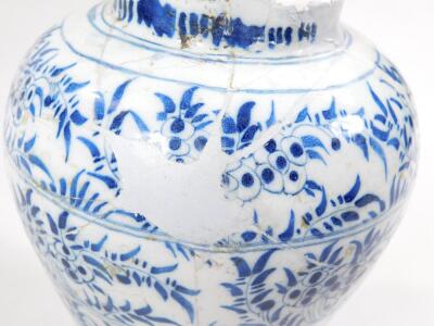 An 18thC Delft blue and white vase - 9