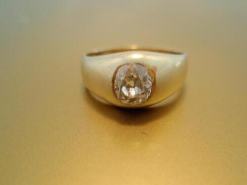 A gentleman's signet ring