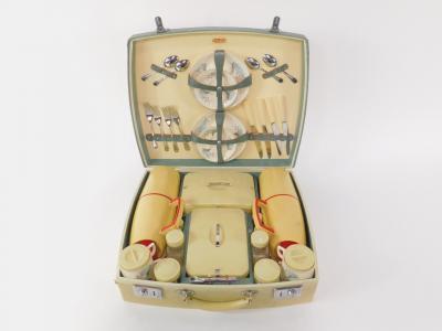 A Sirran mid 20thC picnic set