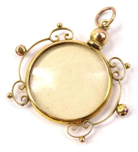 A Victorian photograph pendant