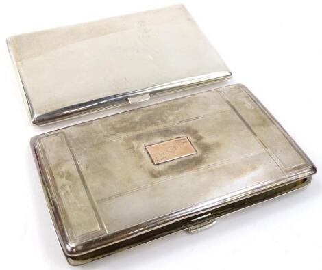 A George VI silver and silver gilt cigarette case