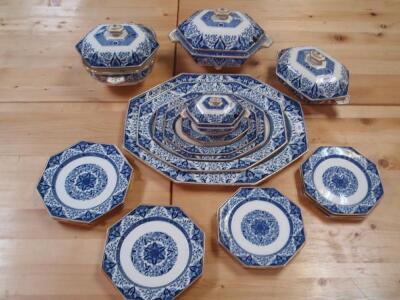 A Mintons Denmark pattern dinner service