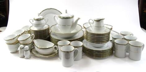 A Noritake Glen Abbey part dinner service