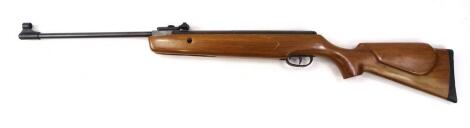 An SMK 5.5.22 calibre air rifle