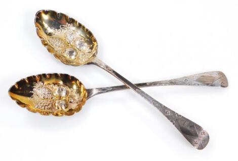 A George IV silver and silver gilt preserve spoon