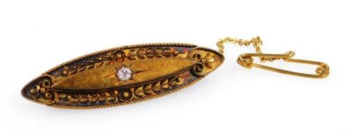 A 15ct gold bar brooch