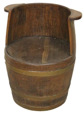 An early 20thC barrel seat