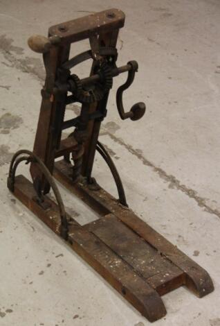 An early 20thC heavy duty pillar drill