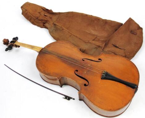 An early 20thC cello