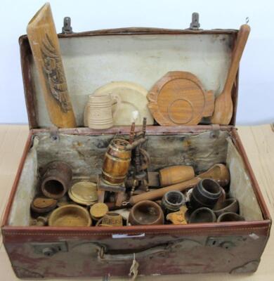 A mid 20thC travel case