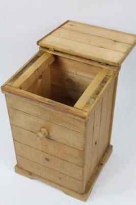 An early 20thC pine cupboard - 2