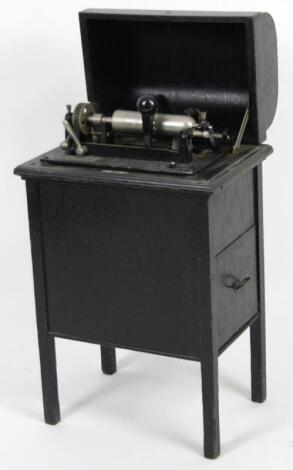 An early 20thC Columbia Gramophone Company dicta phone shaving machine