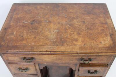 A 18thC walnut kneehole desk - 2