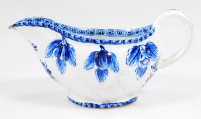 An 18thC Derby blue and white sauce boat - 2