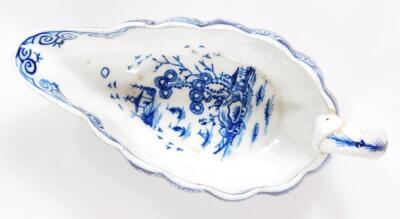 An 18thC Derby blue and white sauce boat - 5