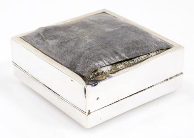 A George V silver cigarette case - 3