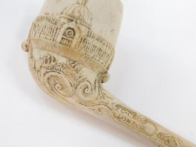 A clay pipe commemorating the Great Exhibition 1862 - 3