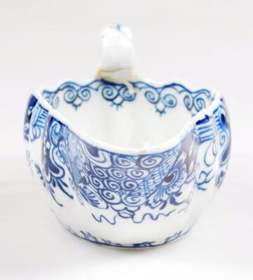 An 18thC Derby blue and white sauce boat - 15